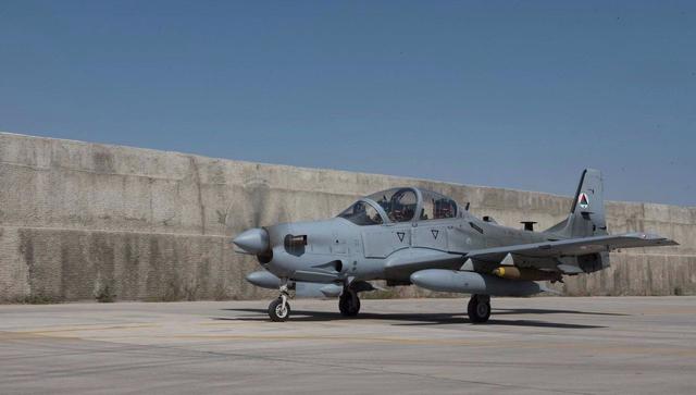 军事■本是农作物喷射农药的小飞机,却喜欢环球飞行拉力赛,还能打坦克