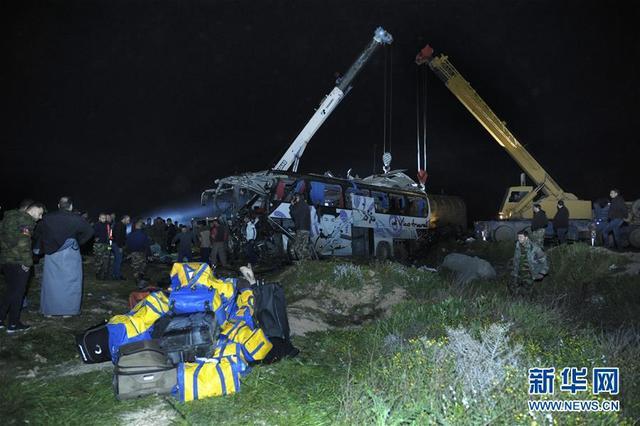 『中东局势』叙利亚首都附近高速公路发生严重车祸 已致32死77伤车祸现场图曝光