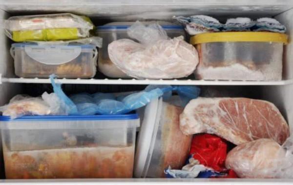 「冰箱」宅家防疫期间，冰箱塞满了食物，积水、结冰、不保鲜，怎么办？