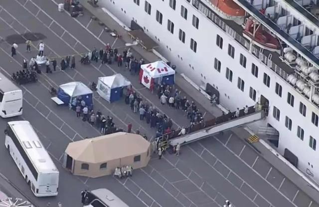 特朗普:美国确诊人数突破700,白宫正式回应特朗普是否进行新冠病毒检测