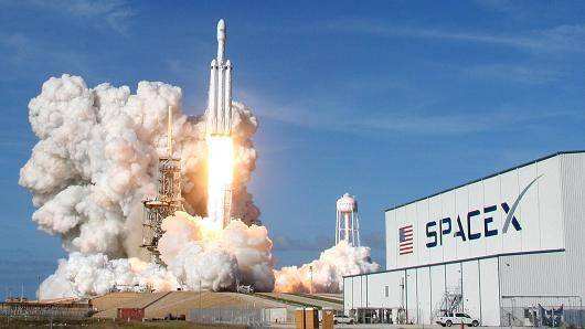 『龙飞船』SpaceX获5亿美元融资 用于加速推进龙飞船等航天项目