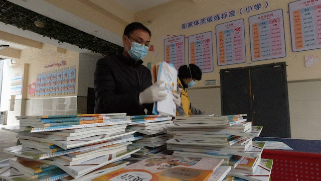 『中国邮政』“谢谢您，邮递员叔叔！”1200多万件教材由他们寄递