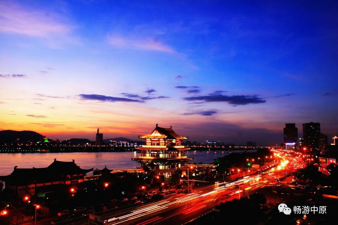 游在中国湖南长沙一城人文古韵千年山水洲城