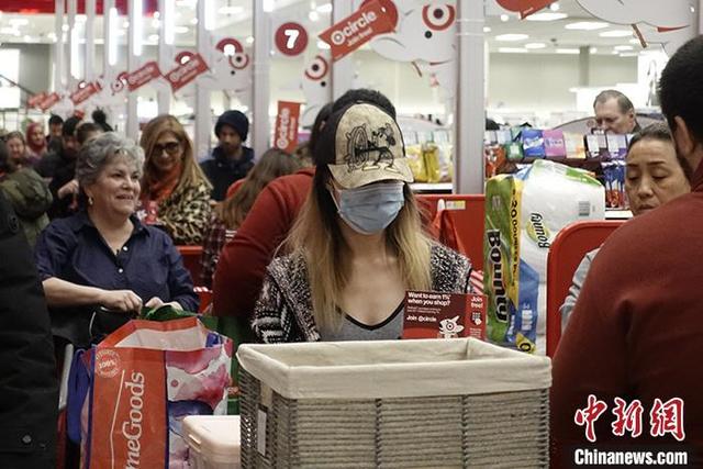 疫情:多国出现集体感染事件 疫情影响美国大选活动