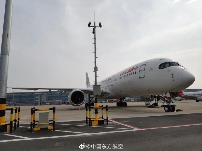 『』中国专家组带着31吨物资包机驰援意大利！