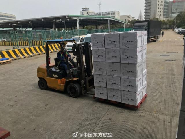 「疫情」飞越9619公里！中国专家组带着31吨物资驰援意大利