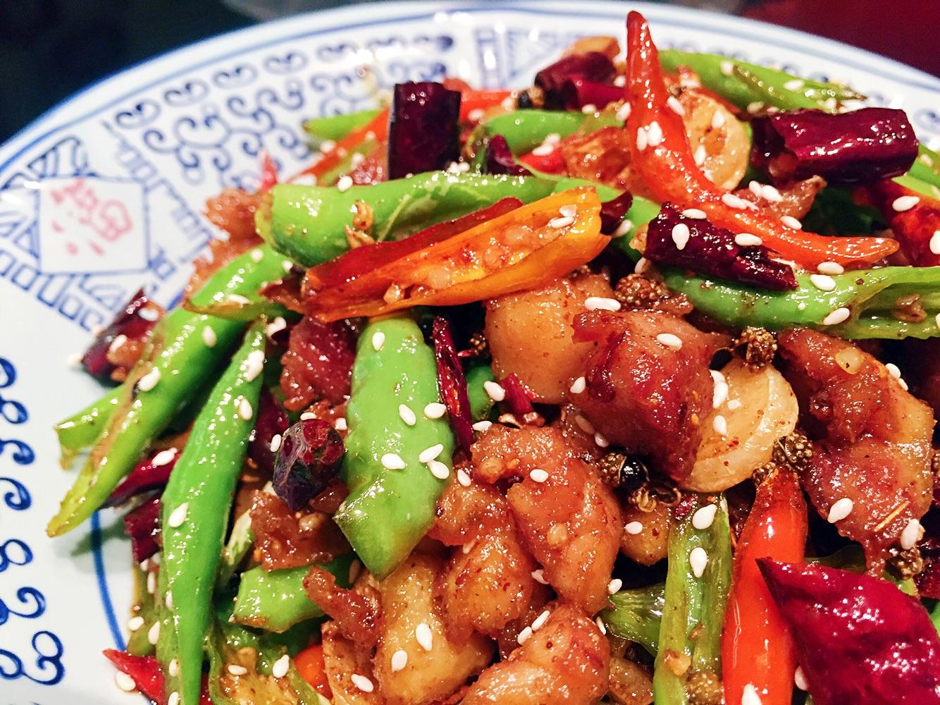 教你鸡胸肉新吃法,色泽鲜亮,口感滑嫩,是不错的下饭菜