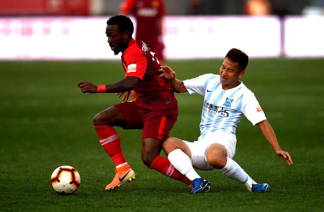 恒大■拒不执行俱乐部教练安排“小摩托”被恒大重罚300万