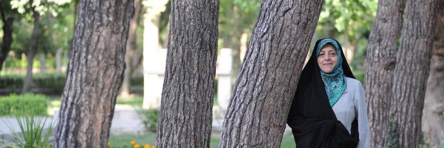 国际@伊朗女副总统康复，重返办公室戴口罩工作