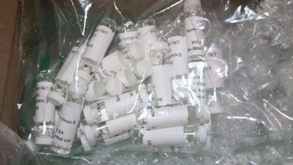 海关：美国海关查获一批假新冠病毒试剂盒，伪装成纯净水