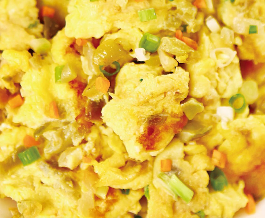 榨菜炒蛋嫩中含脆,清香微辣,特别下饭,白粥能喝两大碗