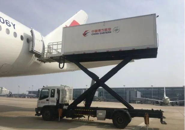 『疫情』全球114个国家疫情肆虐，钟南山再度“出征”：世界在沦陷，中国在拯救