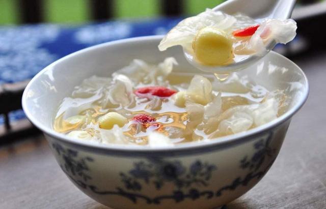 枸杞莲子汤每天喝一碗一整天都充满活力