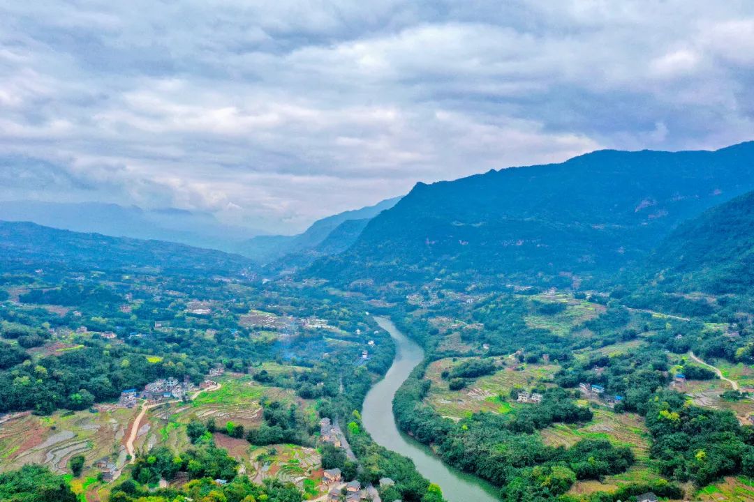 航拍赤水市交通大变化