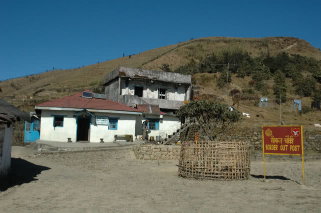 藏南：印度在中印边境又要建59个哨所营地，还要在藏南修18条铁路