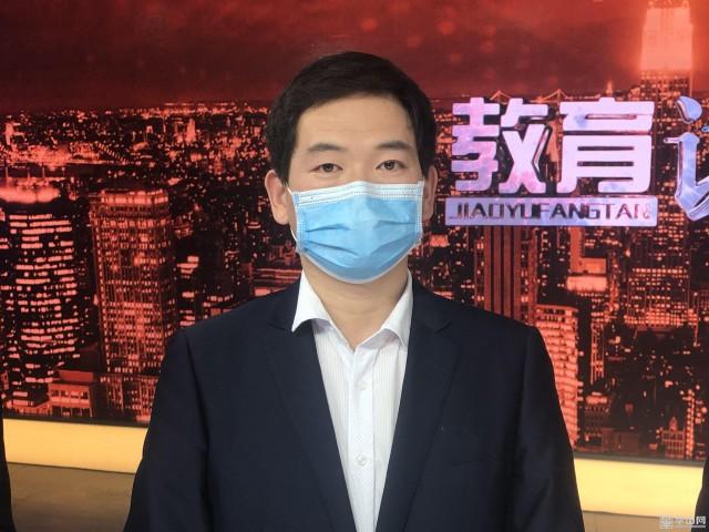 教师张明明,渭南初级中学八年级地理教师赵纪涛三位老师做客直播间