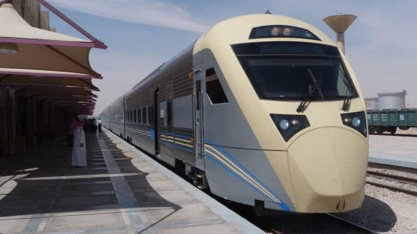 『沙特阿拉伯国王』沙特阿拉伯暂停国内航班、大量水陆运输以防范新冠病毒