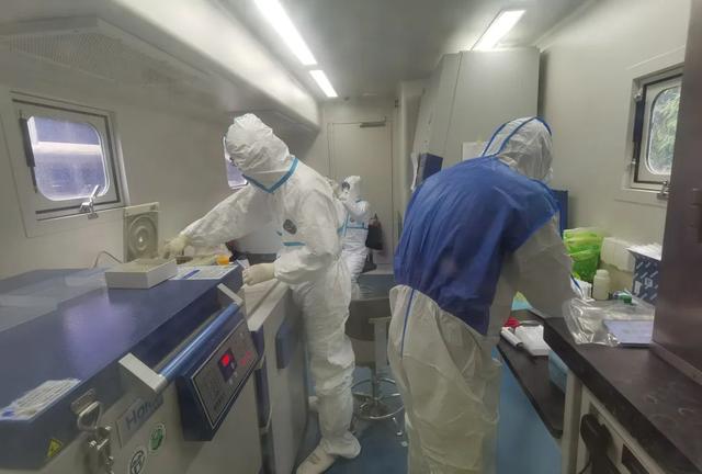 #军事#抗疫一线｜帐篷实验室、便携隔离器……他们用这些装备保障了前方专家组