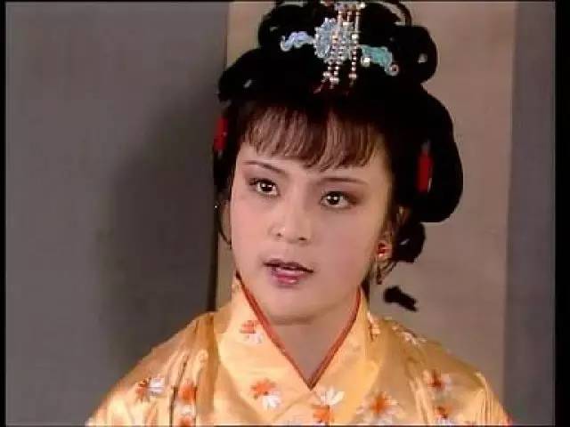 王夫人抄检大观园十二钗中为何仅贾探春敢击出世纪一掌