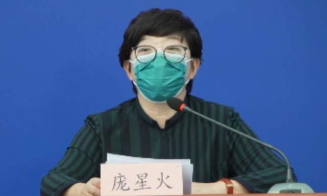 『』一家6口从英国抵京：已确诊4人，包括1岁女童