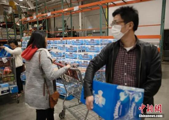 国际▲你可曾想到过，现在各国人民都在抢……手纸？！