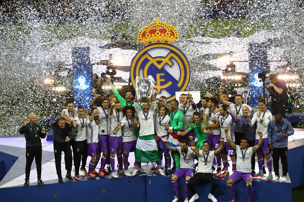 足坛豪门之皇家马德里,世纪最佳球队,"皇家"称号曾失去十年