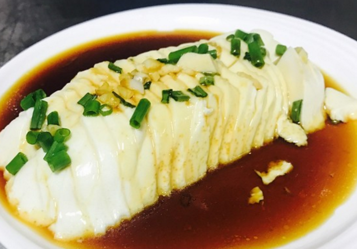 内酯豆腐在家这样做,鲜嫩入味还简单,适合春天吃!