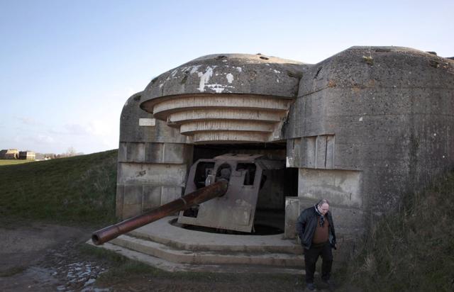狙击手不能通过射击孔击中碉堡里面的士兵是何原因没有意义
