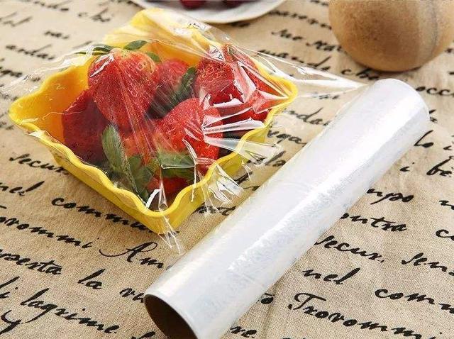 厨房必备好物保鲜膜作用可不止保鲜看看还能怎么用