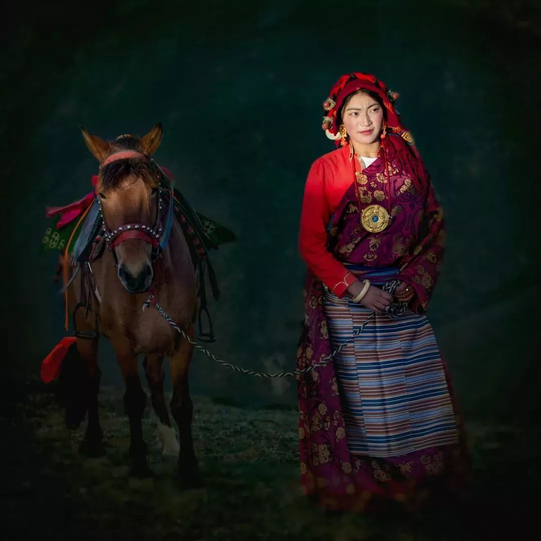 木雅圣地,离城市最近的天堂,318川藏线第一佛光云海观赏地_人民号