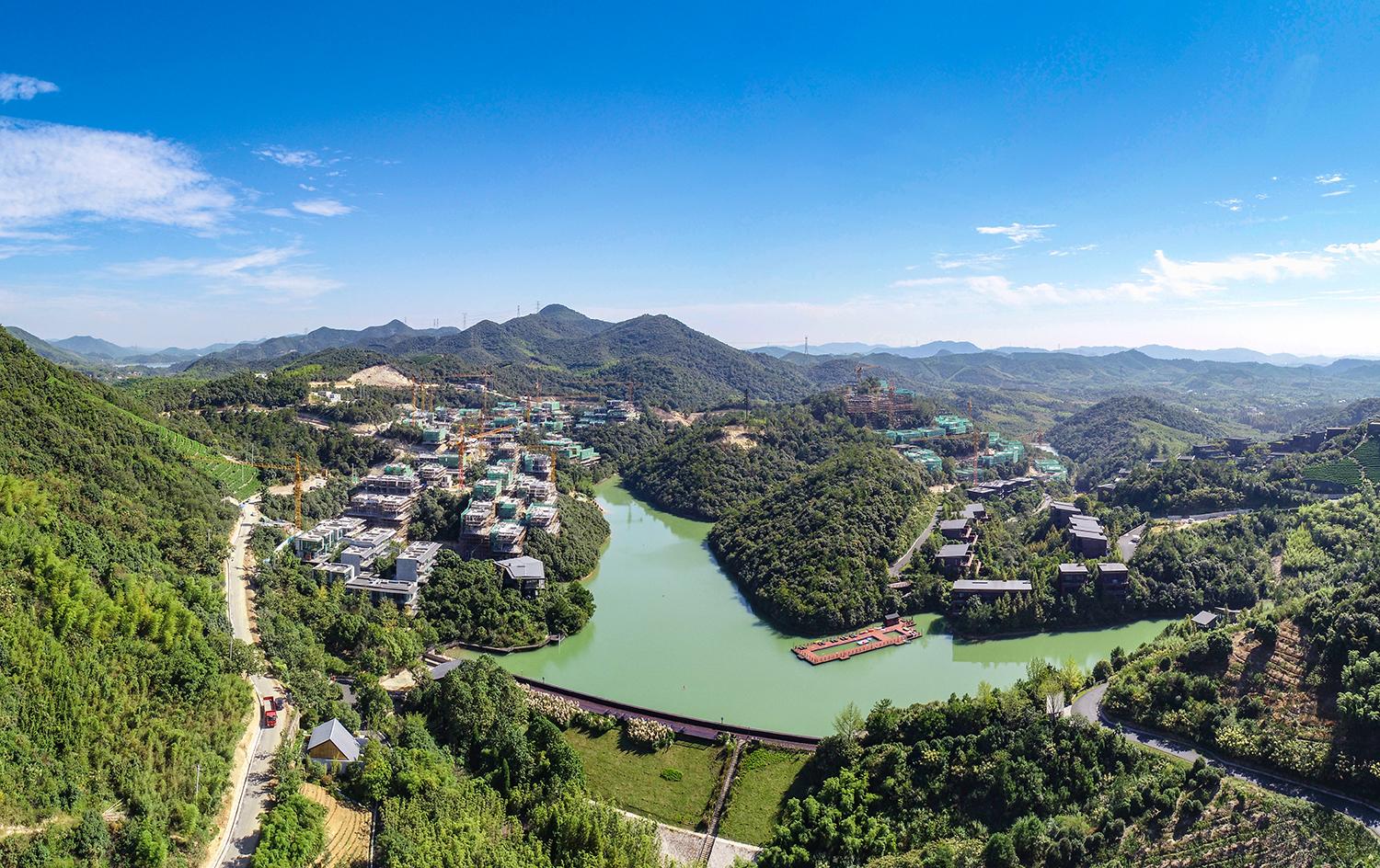踏青好时节江南第一山正是踏青好去处还没上山就已经醉了