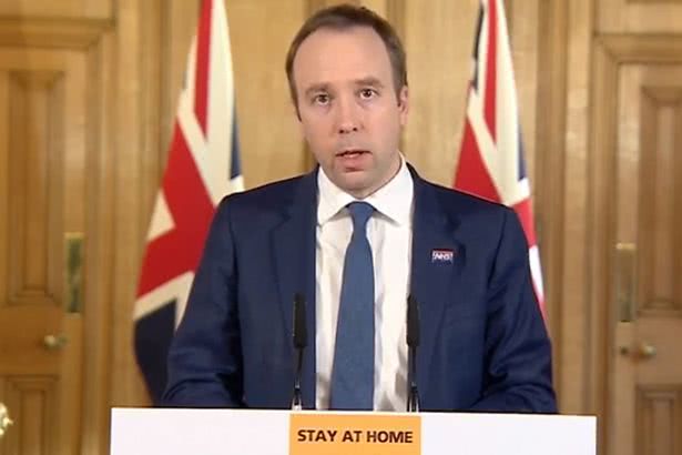 肺炎@英国一名护士上班时吞药自杀，其医院已有8人死于新冠肺炎