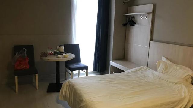 「欢迎回家」中国留学生近30个小时回国路:工作人员跟我们说“欢迎回家”,非常暖心