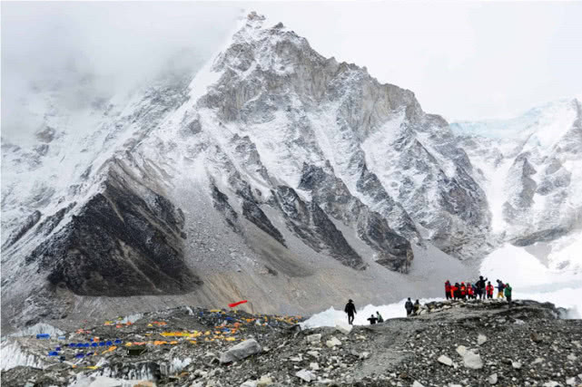 【喜马拉雅山】为防疫尼泊尔全国封锁，数百登山者被困喜马拉雅山