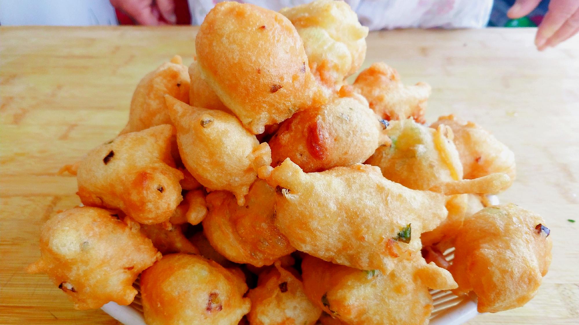 农村妈妈教你炸油泡泡香软美味手不沾面简单可口香酥好吃