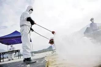 #八达岭长城#八达岭长城恢复开放首日就被刻字,太刺眼