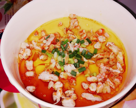 [蒸蛋羹]虾仁鲜香美味，和蛋羹一起做味道超级棒，炸成香酥虾，香味诱惑