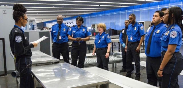 安检机▲美国称61名机场安检员确诊感染 建议接触过的旅客自我管理