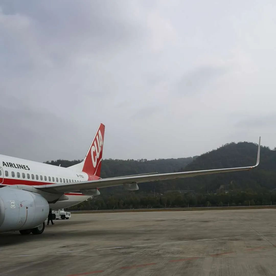 「时政」我国水陆口岸均暂停客运，入境客运航班本周仅108个