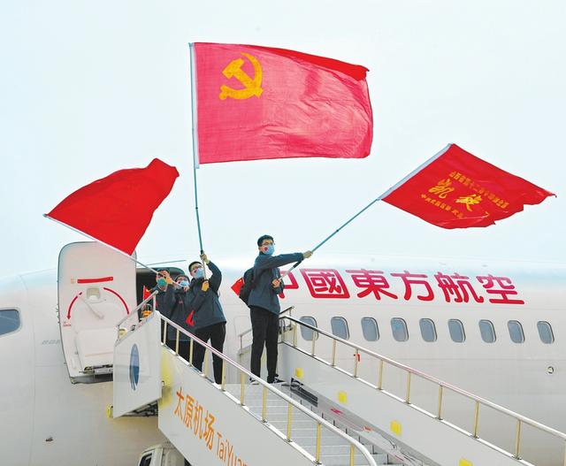 【社会】不负重托 英雄荣归