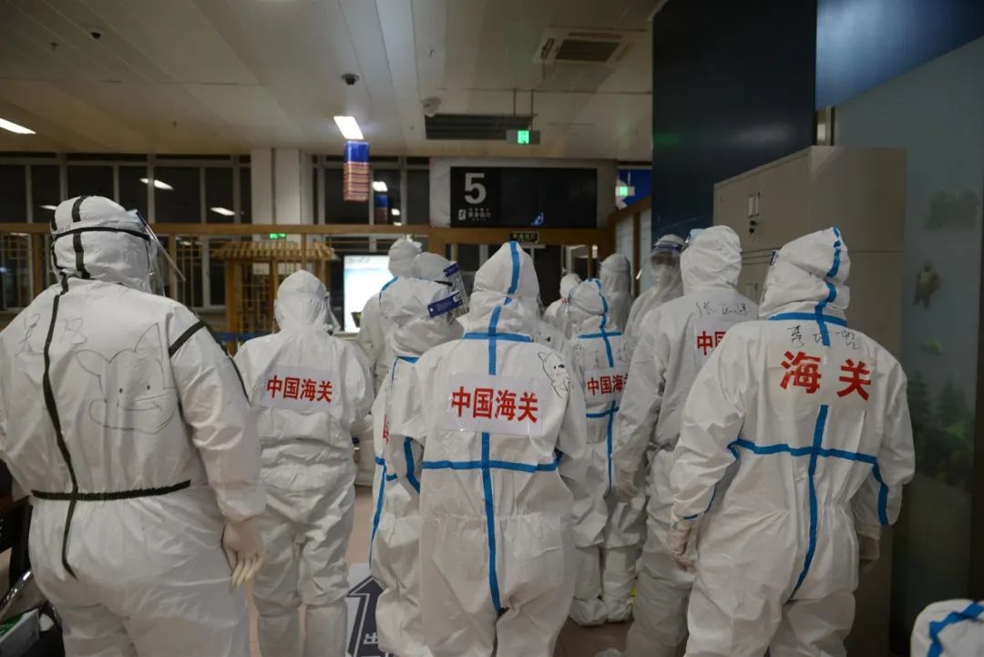 『』“战”在航班入境时