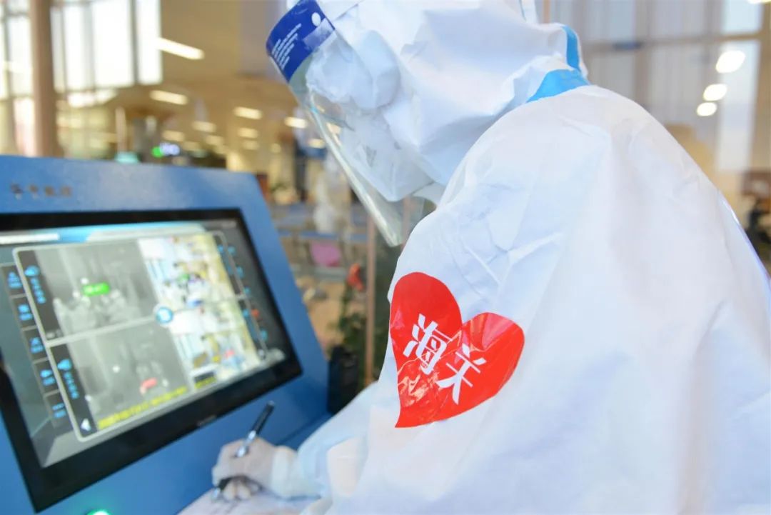 『』“战”在航班入境时