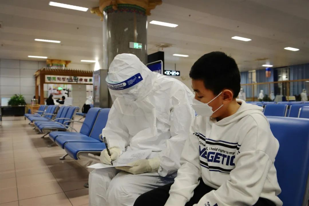 『』“战”在航班入境时