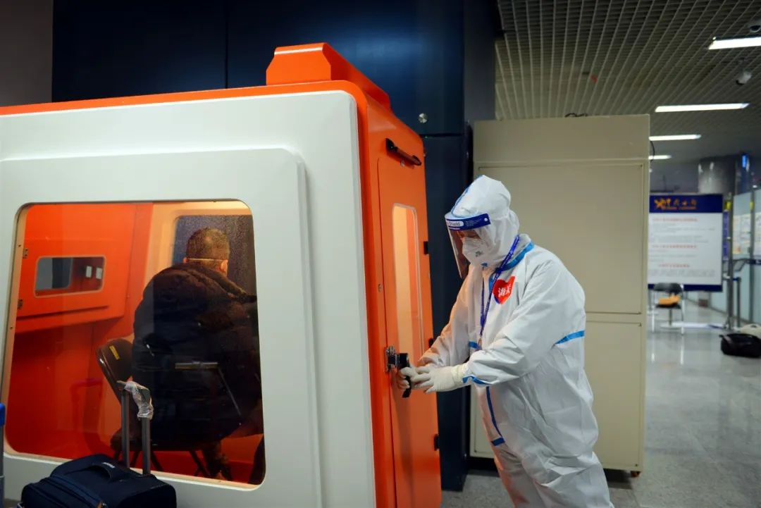 『』“战”在航班入境时