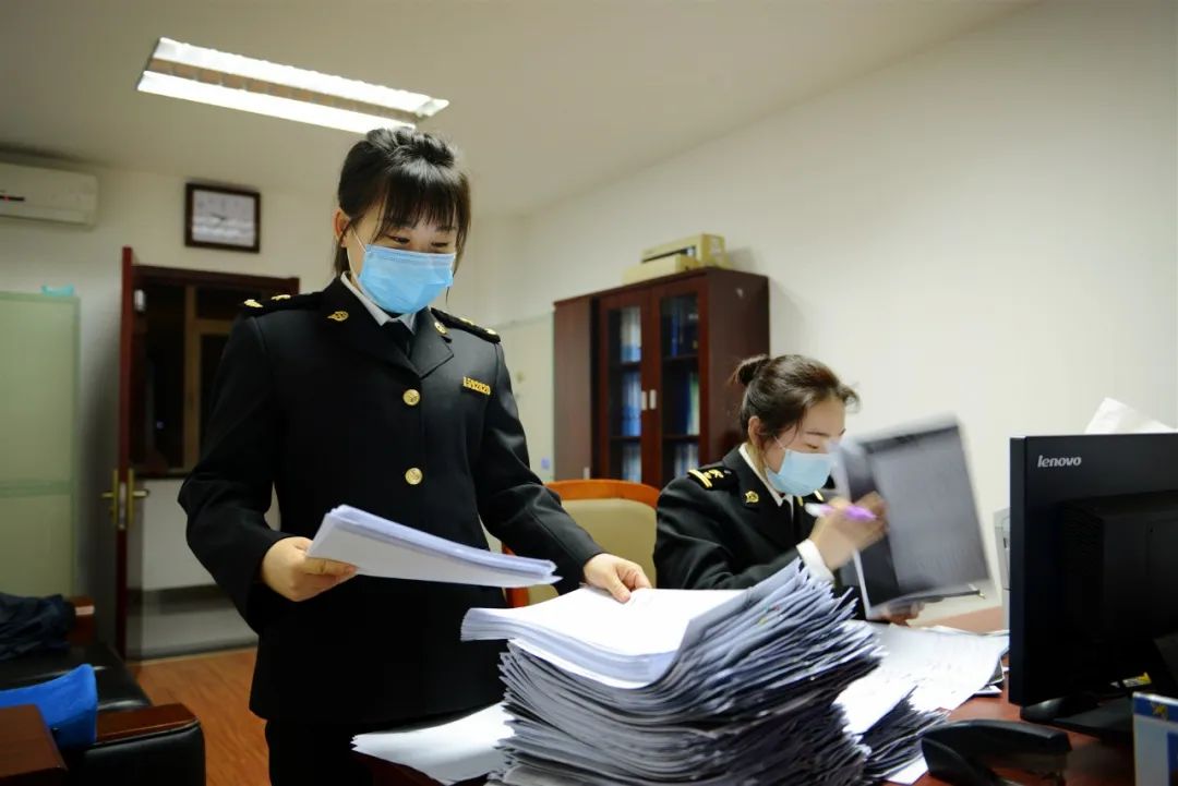 『』“战”在航班入境时