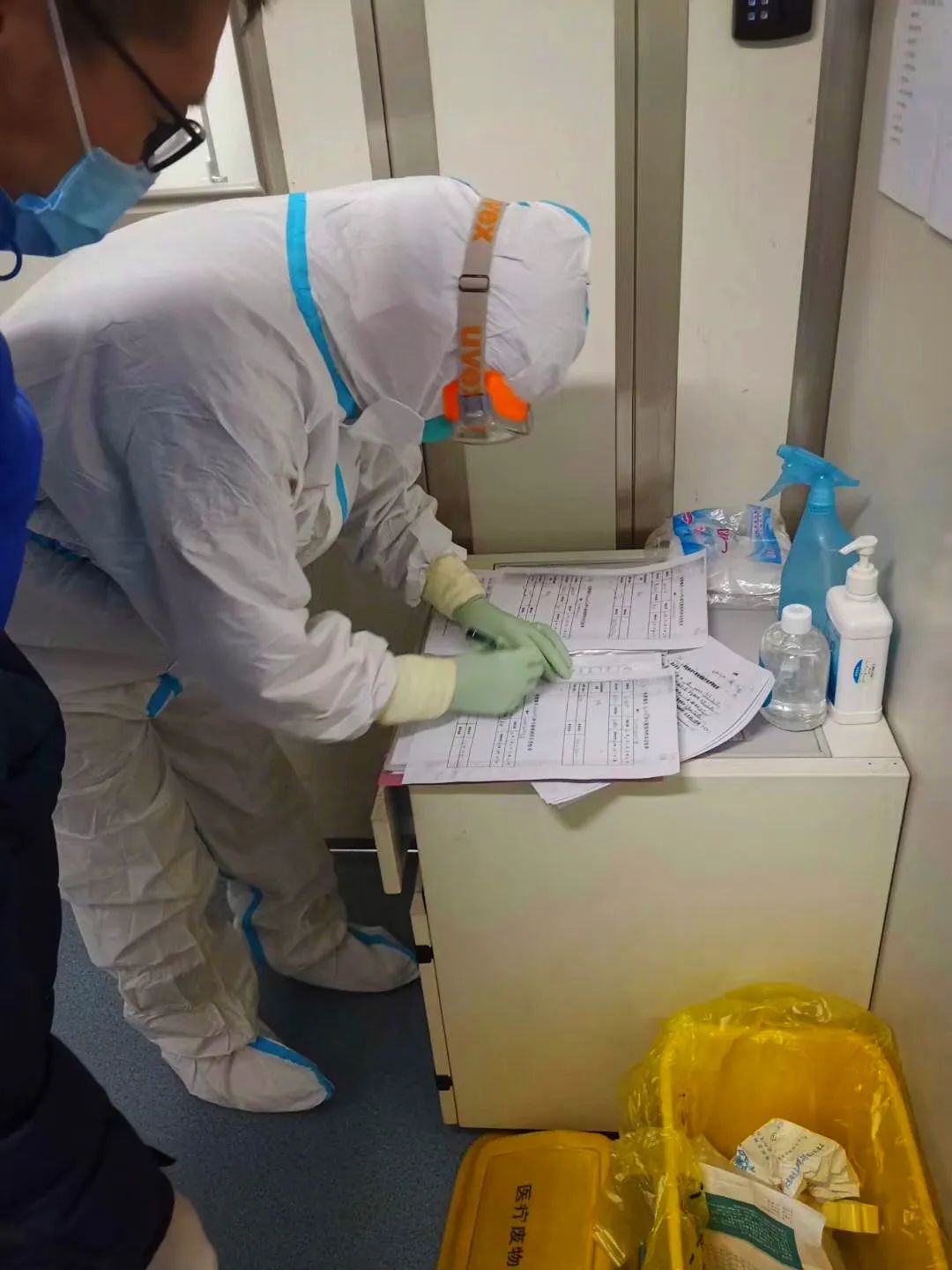 『』“战”在航班入境时