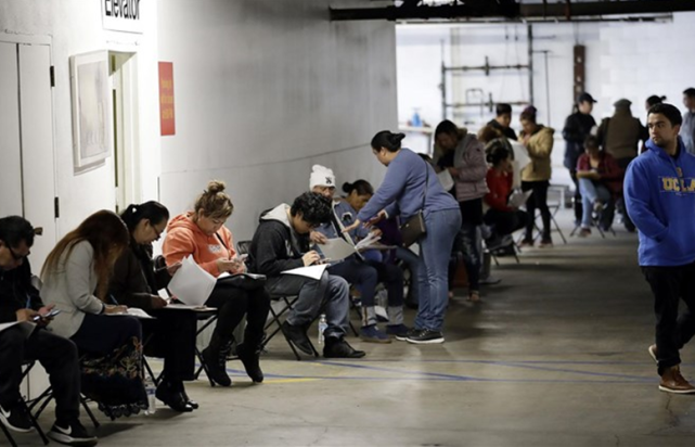 『美国州』两周1千万人申请失业保险,美国近半州没钱支付救济金