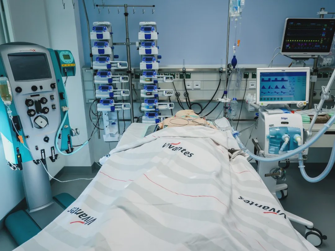 [特朗普]全球确诊过百万 特朗普批评约翰逊：你会害死很多人