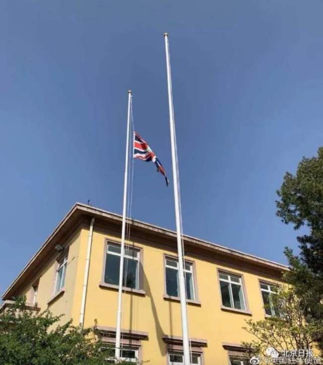 「国际」今天，多国驻华使馆为中国下半旗