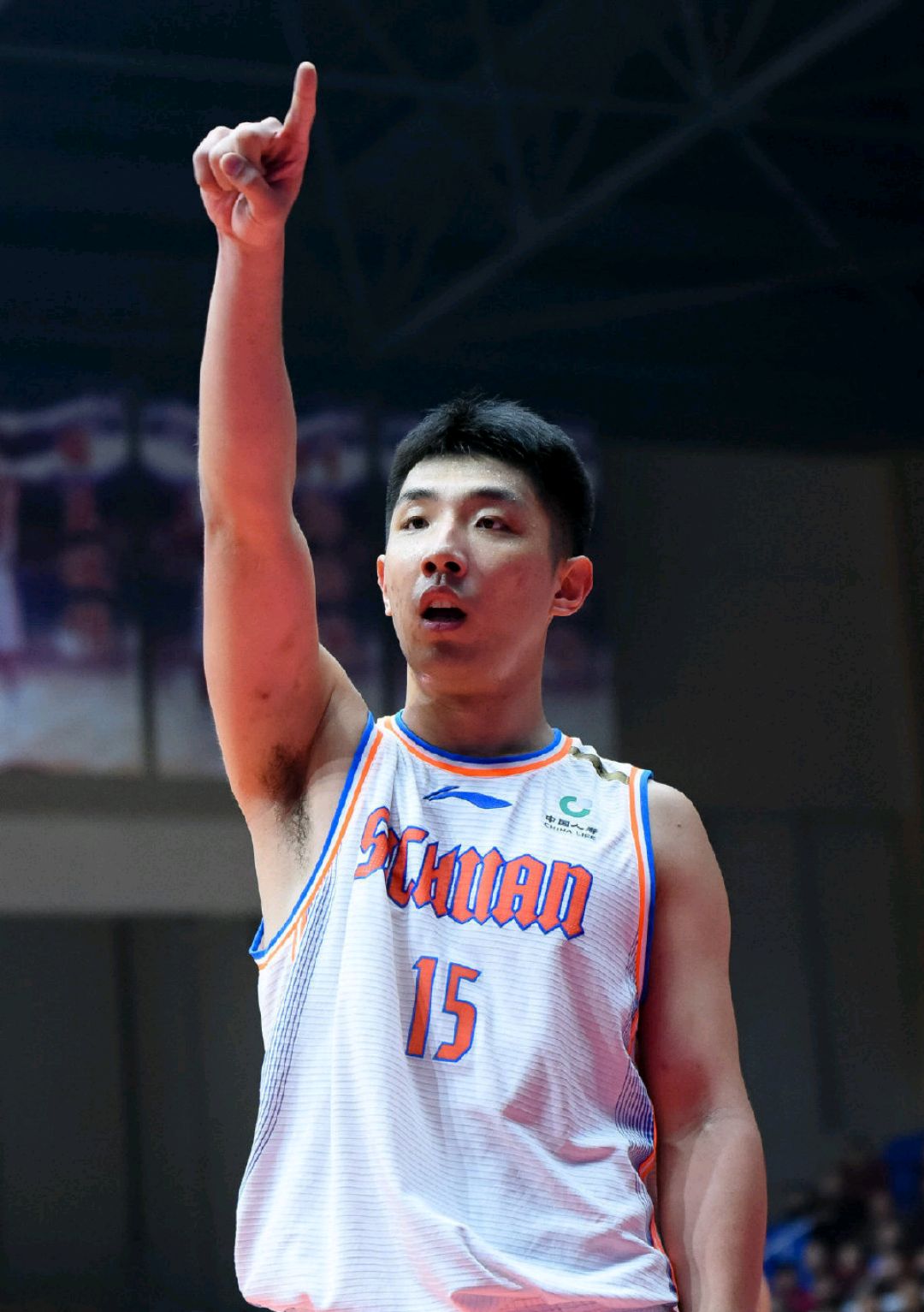 大熊李原宇四川男篮顶梁柱李原宇不想流浪了